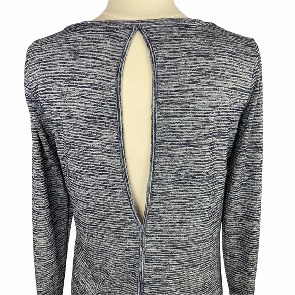 ATHLETA Long Sleeve Keyhole Top M - Picture 5 of 9